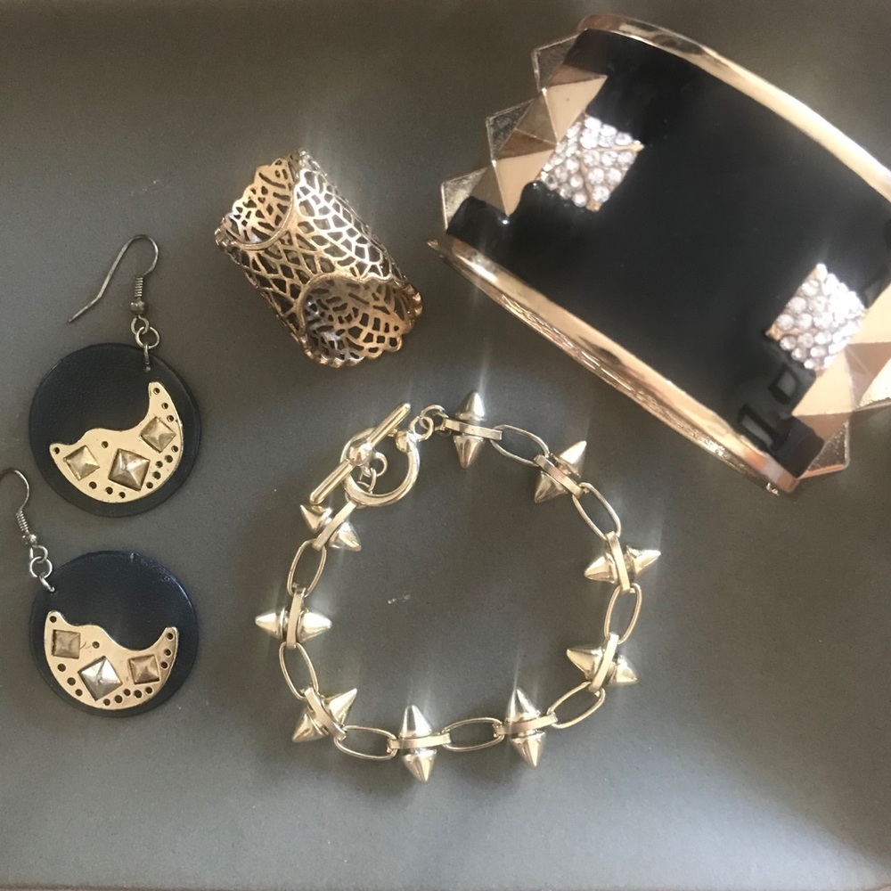 Bundle: gold stud & black earrings, ring&bracelets